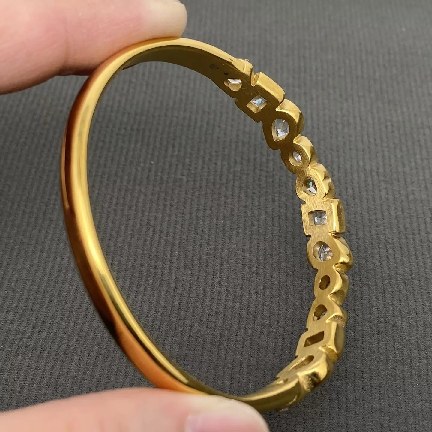 Zircon Pavé Gold Bangle